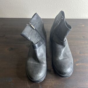 Aquatalia Womens Gray Suede Buckle Block Heels Ankle Boots Shoes Size 10